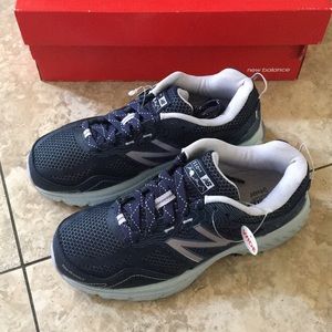 New Balance Women’s Trail Running Shoes Size 5 D W